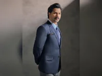 Varun Dhawan's management denies legal action after metro stunt.webp