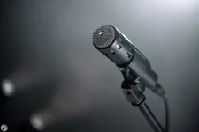 Warm Audio launches Retro 64 dynamic microphone for live sound.webp