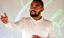 Penuel Mlotshwa blames government corruption for immigration.webp