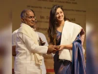 Bhagyashrii Borse meets Ilaiyaraaja and stars in the Lenin film.webp