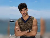 Ishaan Khatter dances on social media and reacts to Homebound.webp