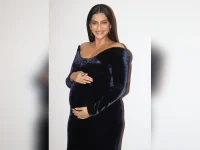 Sonam Kapoor attends an event showing second pregnancy bump.webp