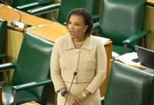 Jamaica starts flexible public work hours to boost output.webp
