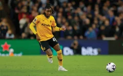 Tawanda Chirewa joins Barnsley on loan from Wolves.webp