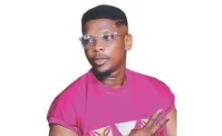 Rotimi Salami ignores rumors to honor Allwell Ademola's memory.webp