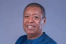Ron Kenoly died after a long career in gospel music.webp