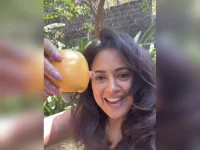 Sameera Reddy celebrates cashew season from her Goa garden.webp