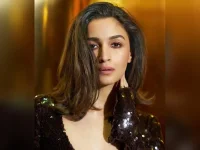 Alia Bhatt explores an ancient parenting wisdom book.webp