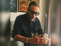 Jackie Shroff pays tribute to Nutan on her death anniversary.webp