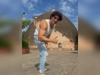 Gurmeet Choudhary does own stunts, citing Tom Cruise as inspiration.webp