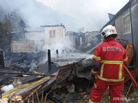 Fire guts 10 homes in Kampung Melangkap Kapa, Kota Belud.webp