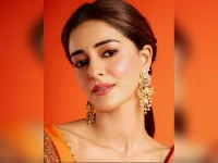 Ananya Panday lifts weights at the gym for Holi.webp