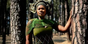 Zenande Mfenyana wins first SAFTA for Inimba role after 19 years.webp