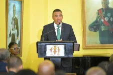 Jamaica's prime minister rejects gender fluidity.webp