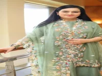 Padmini Kolhapure sings Madhuban Khushboo Deta Hai.webp