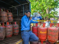 India boosts commercial LPG supply amid Middle East war disruptions.webp