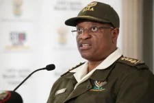 SAPS investigates 32 undocumented bus passengers.webp