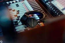 Beyerdynamic adds DT 275 Pro for loud-set monitoring.webp