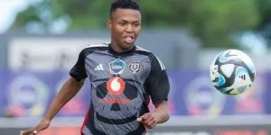 Mohau Nkota resumes Orlando Pirates training in No. 21.webp