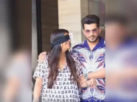 Arjun Bijlani surprised wife Neha with a new car for Karva Chauth.webp